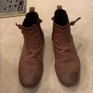 Bar III boots